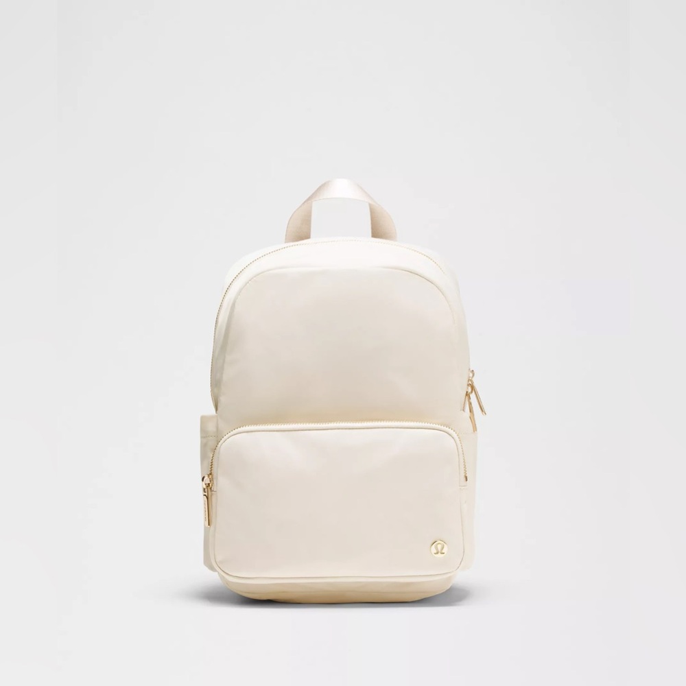 lululemon everyday backpack Small
11.5L Light Ivory / Gold Hardware